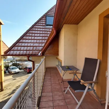 Katakunyhó * Keszthely