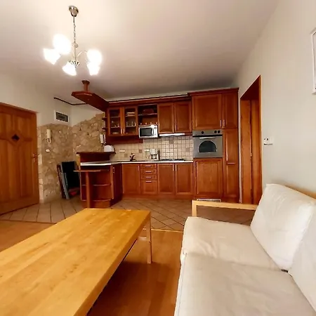 Katakunyhó Keszthely